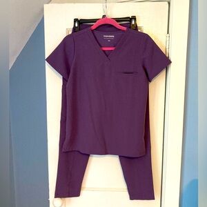 Mandala XXS petite Dewberry Scrub set